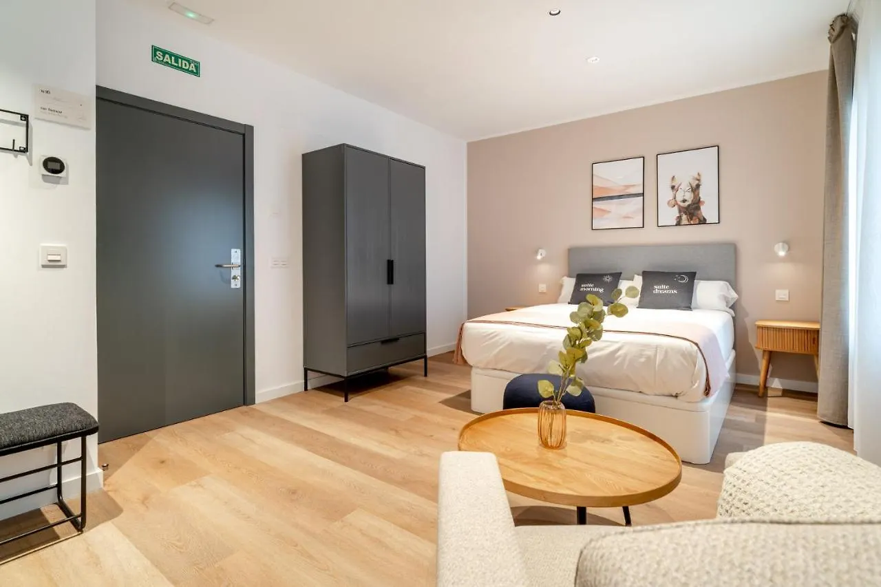 Limehome Sevilla Ronda De Capuchinos 0*, Seville