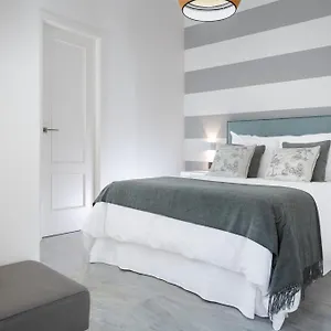 Magno Alvarez Quintero Apartment