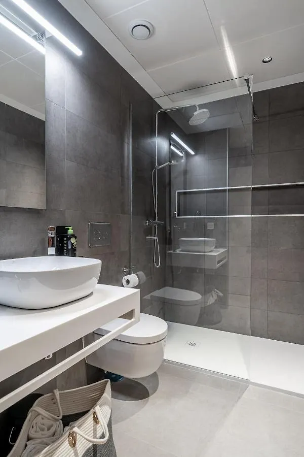 Limehome Sevilla Ronda De Capuchinos 0*, 세비야
