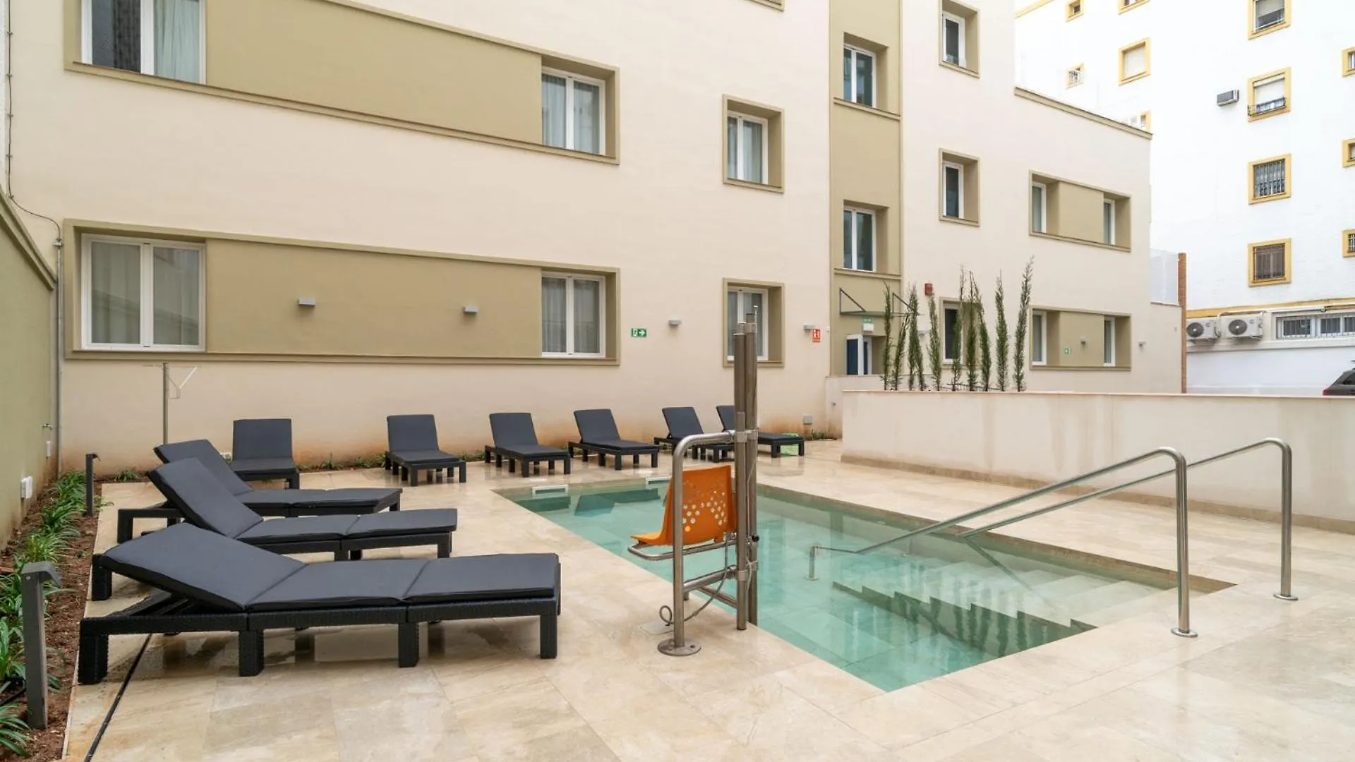 Limehome Sevilla Ronda De Capuchinos Seville